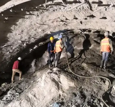 乾县拱顶带模注浆料的施工流程及注意事项